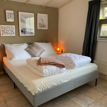 Ferienhaus Am Strand Mit Whirlpool Sint Maartensvlotbrug