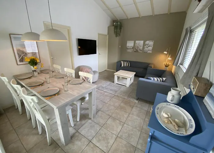 Ferienhaus Zeewaard 56 *